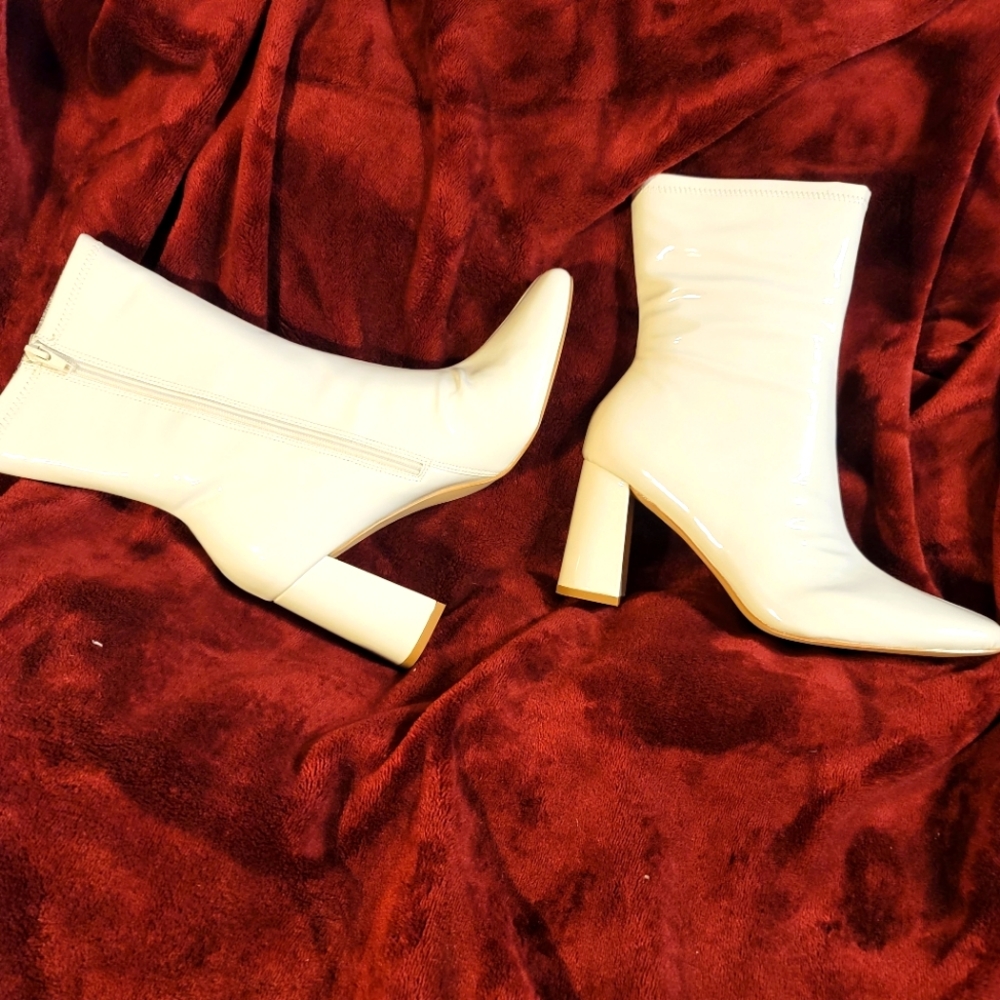 NIB MID CALF GO GO BOOTS Patent Leather Block Heel Side Zip Size 9